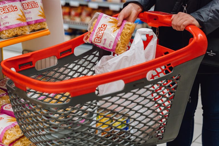 Институт агроресурсов: снижение PVN на еду не вызовет дефицита продуктов — людям не хватает денег на пропитание