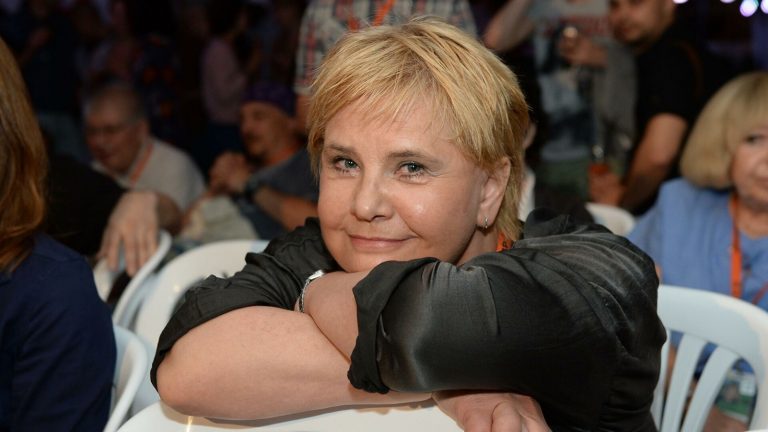 С пневмонией госпитализирована известная актриса Татьяна Догилева