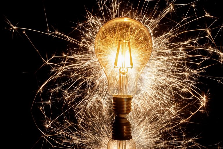 Тариф за электричество Elektrum ekonomiskais повышен на 43%