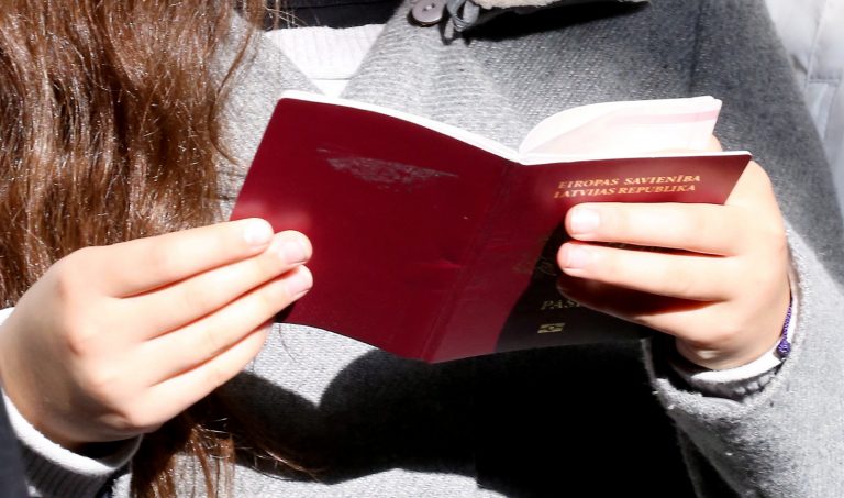 С 10 августа будет продлено ежедневное время выдачи паспортов и ID-карт