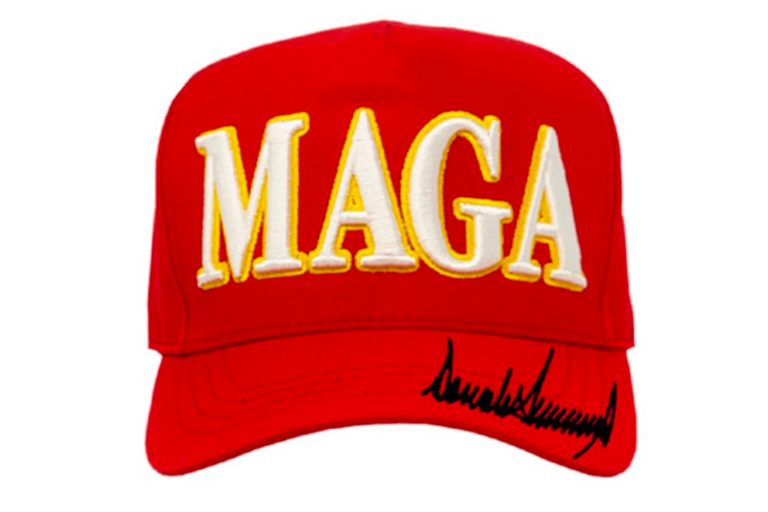 Трамп выпустил новую кепку с лозунгом Make America Great Agian