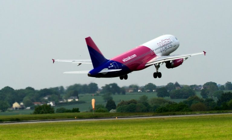 Wizz Air закроет базу в Риге и расширит свой флот в Вильнюсе