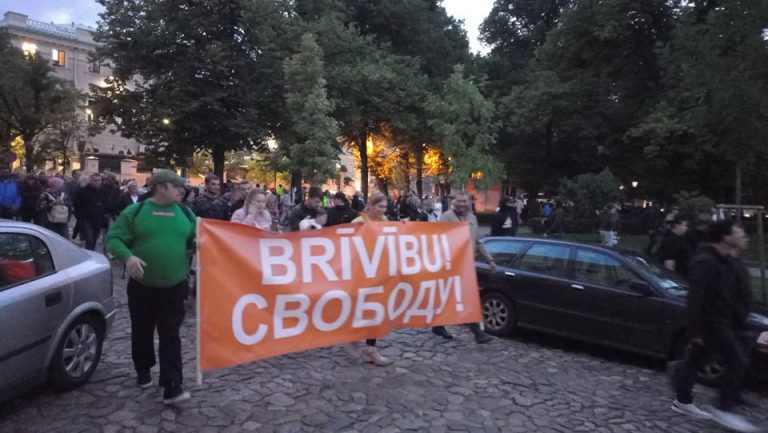 Кариньш «ответил» на призыв уйти, будет ли революция «антиваксеров», реальные сроки экс-банкирам, люди не поняли задумку мурала и другие новости дня