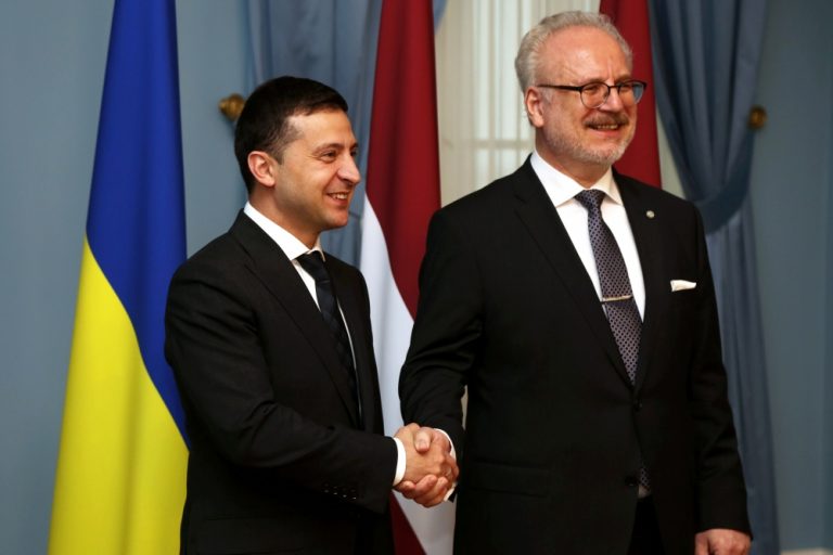 Президент Латвии в ходе саммита Крымской платформы встретится с Владимиром Зеленским