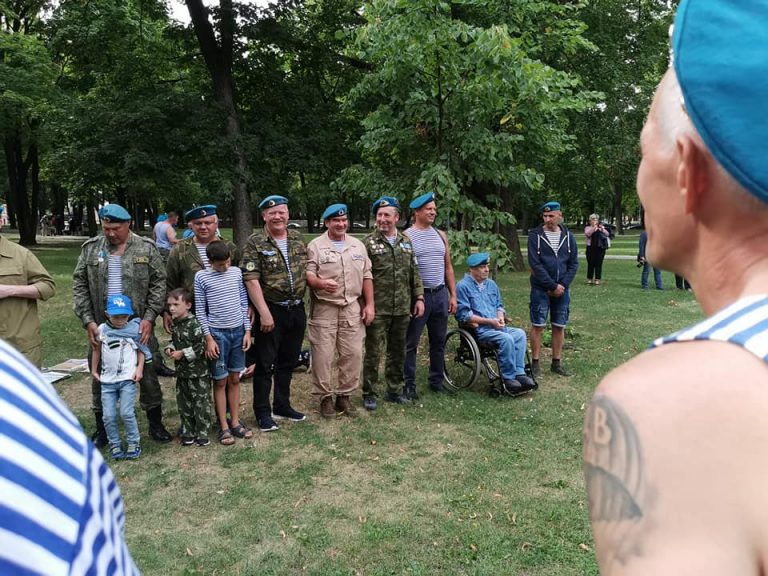 Бывшие десантники отметили День ВДВ в Даугавпилсе и в Риге