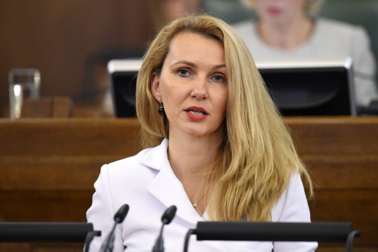 Вице-спикер Сейма: некоторые депутаты не прививаются ради голосов избирателей