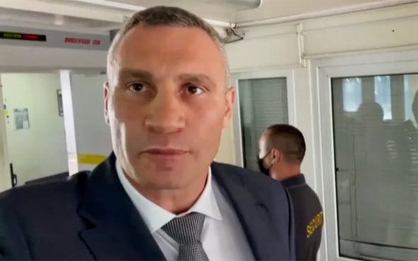Мэра Киева Виталия Кличко не пустили встретить Меркель (ВИДЕО)