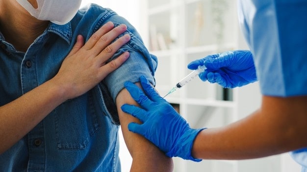В среднем 5300 человек ежедневно вакцинировались на этой неделе
