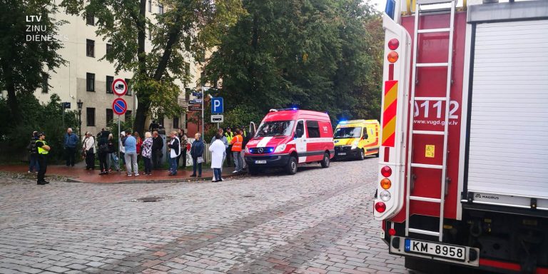В здании на Матиса обрушилось перекрытие. Эвакуировано 30 человек (ФОТО)