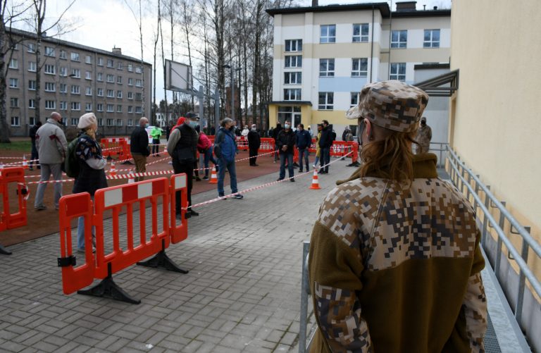Бюро вакцинации: дельта-штамм не обойдет Латвию