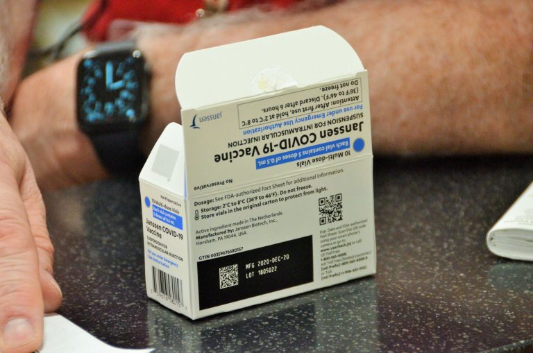 Бюро вакцинации: в Латвии сейчас всего 300 доз Johnson&Johnson
