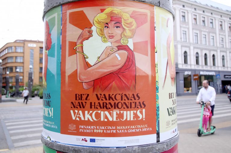 Борьба с мифами и реальные истории людей: NVD о новой «вакцинационной» кампании