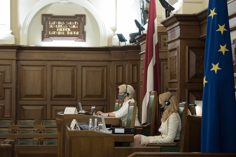 Сегодня Сейм рассмотрит законопроект об увольнении лиц без сертификатов