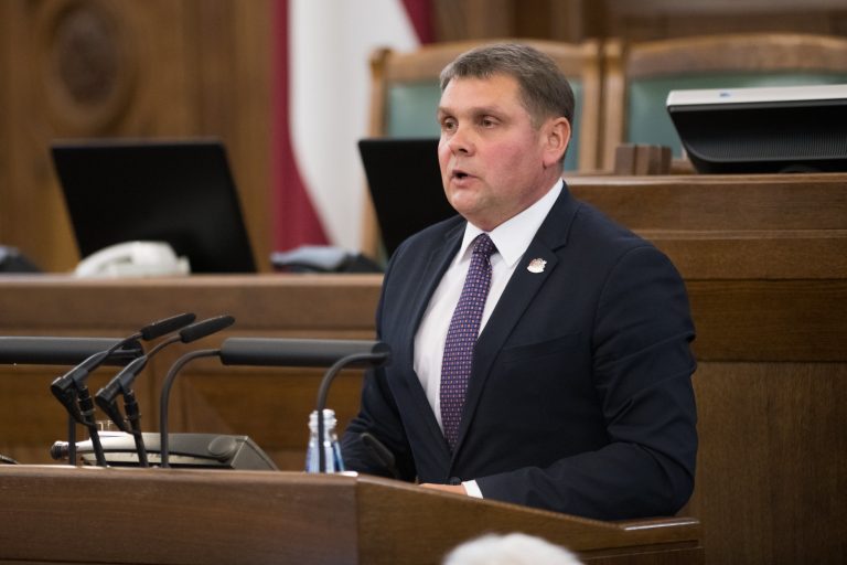 Депутата Адамовича оштрафовали на 6000 евро за махинации