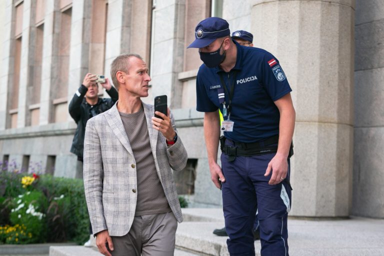 Фанаты Гобземса задумались: не клон ли это? Выглядит не так и поведение странное