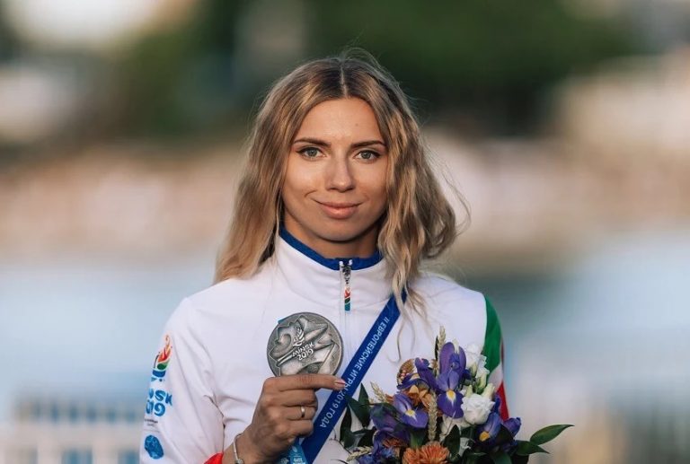 Тимановская выставила на аукцион свою серебряную медаль