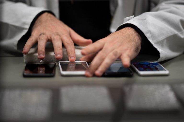 Пользователи испугались новой функции iPhone и написали жалобу