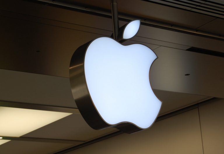Сотрудницу Apple, заявившую о слежке и харассменте, уволили за разглашение конфиденциальной информации