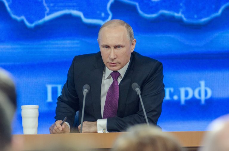 Путин уходит на самоизоляцию