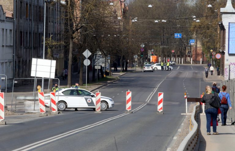 Движение автотранспорта на улице Деглава будет закрыто