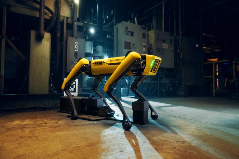 Hyundai стали использовать роботов Boston Dynamics вместо охранников на заводах