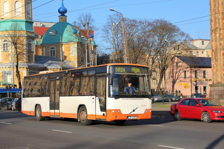 Благодаря водителю полиция помогла уснувшему в автобусе мальчику попасть домой