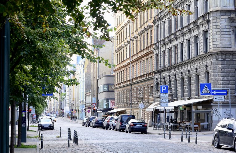 В Риге до 31 октября перекрыто движение на улице Гертрудес