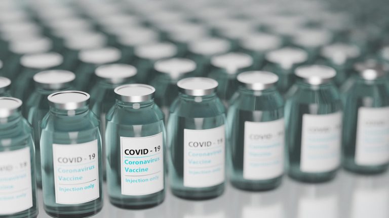 Темпы вакцинации немного возросли – люди выбирают Johnson&Johnson