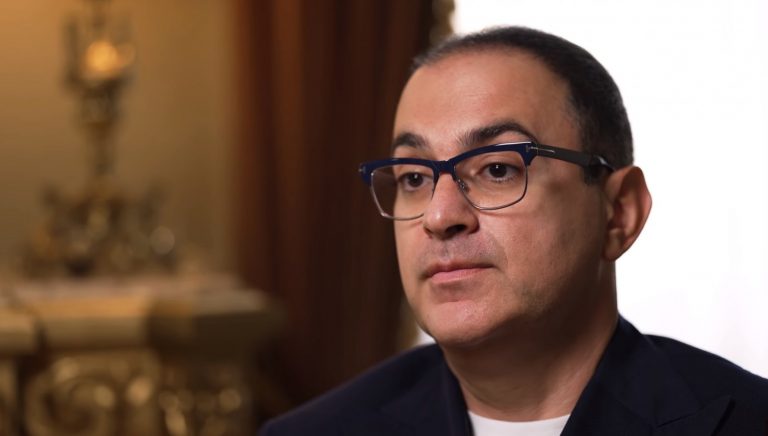 «Шизофреники, маньяки, наркоманы»: в интервью Ирине Шихман комик Гарик Мартиросян «самоликвидировался»