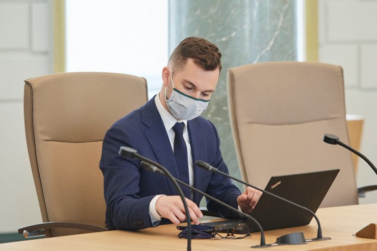 «Это уже приносит пользу»: министр регионального развития о реформе самоуправлений