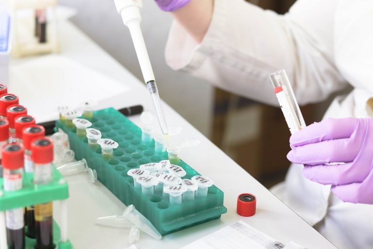 Компания Pfizer начала тестировать таблетки против коронавируса