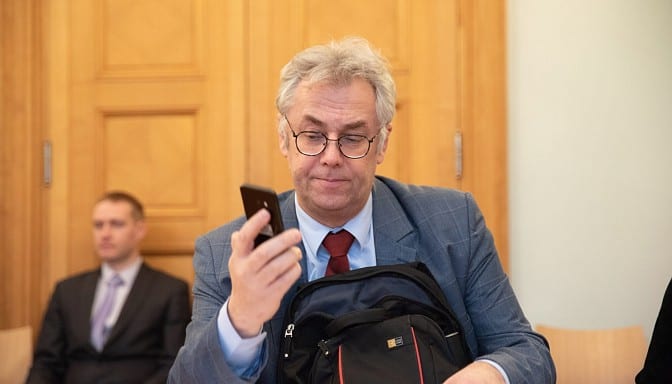 3 500 новых случаев «ковида» ежедневно: мрачный прогноз главного инфектолога Латвии на конец месяца