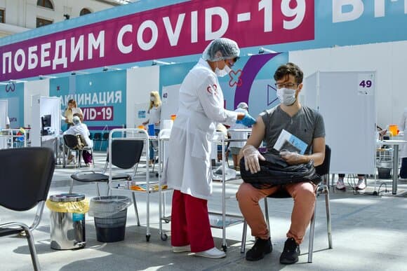 В Москве среди вакцинированных будут разыграны десять квартир