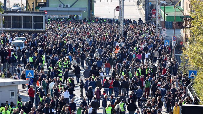 В Италии введены обязательные ковид-сертификаты для работающих. В стране начались протесты (ВИДЕО)