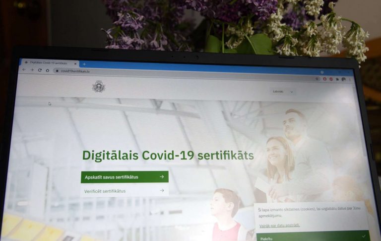 За подделку COVID-сертификата медику грозит до 7 лет тюрьмы, покупателю – до 4 лет: замначальника KNAB