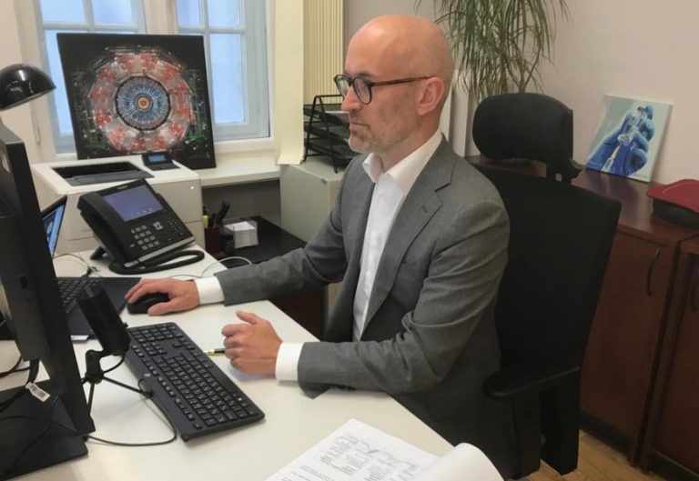 В Сейме собирают подписи за отставку Павлютса