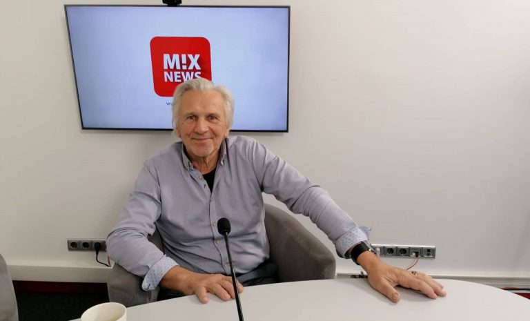 Актер Роланд Загорский: «Хлопать, топать, танцевать и пищать от восторга — разрешается!»