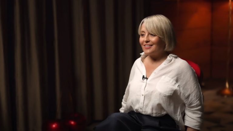 «Петь о сексе после 50 нездорово»: Анжелика Варум рассказала об отношениях, изменах и возрасте