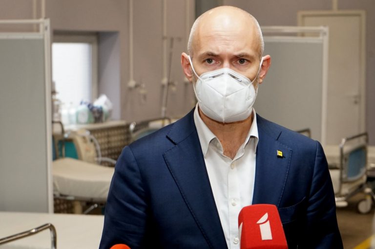 Павлютс выразил надежду, что не придется вновь задействовать все мощности больниц