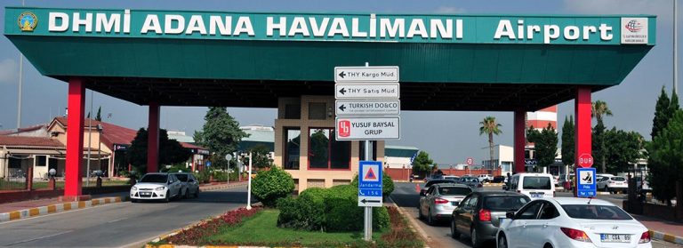 Группа афганских нелегалов заблокировала работу аэропорта в Турции