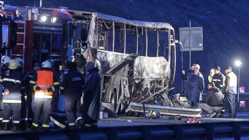 В результате ДТП с туристическим автобусом в Болгарии погибло 46 человек (ФОТО и ВИДЕО)