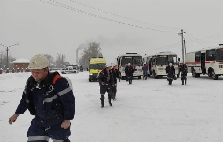 В Кузбассе при взрыве на шахте погибли 52 человека
