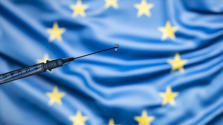 Латвия выбилась в лидеры по вакцинации, бустерная вакцинация для всех кто старше 40-ка, велодорожки до моря за госсчет и другие новости