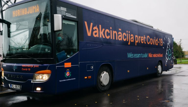 Латвия достигла самого высокого охвата вакцинацией среди стран Балтии