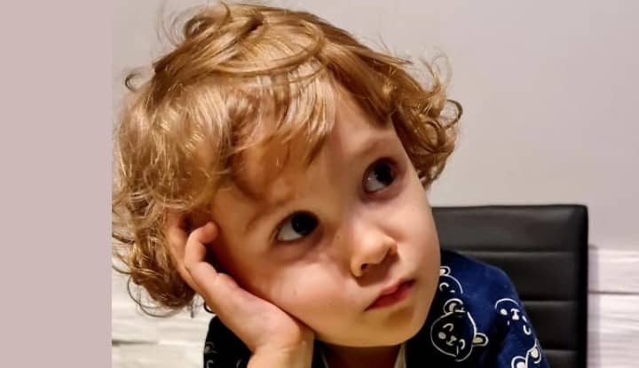 2-летнему рижанину Елисею нужна помощь на оплату лечения в Петербурге