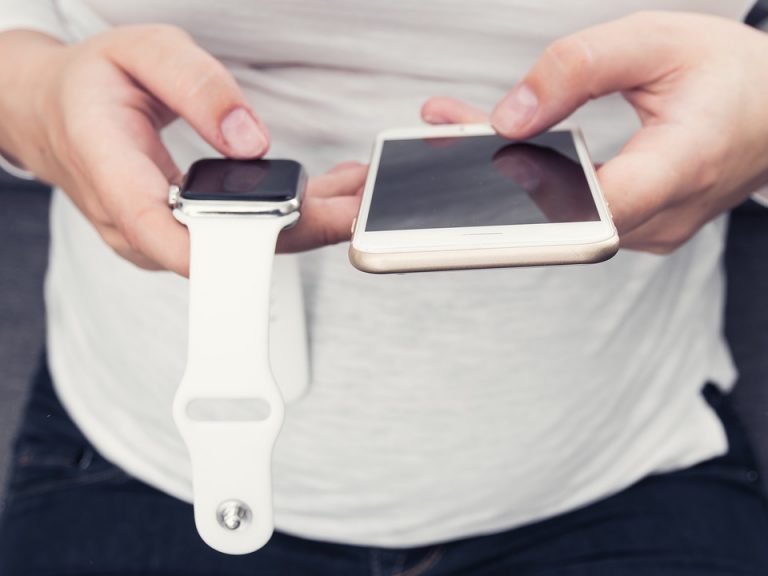 Дефект в часах. Здоровье владельцев Apple Watch находится под угрозой