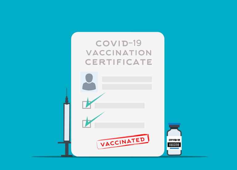 От COVID-19 полностью привиты почти две трети населения Латвии
