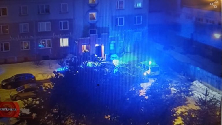 Трагедия в Зиепниеккалнсе: отец заколол ребенка, а затем пытался покончить с собой