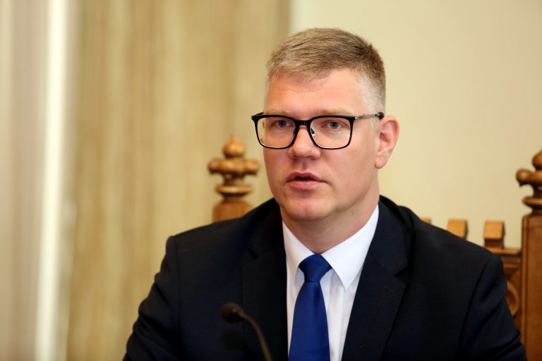 Кирсис: в ближайшие годы в центре Риги ожидаются ограничения на частный транспорт