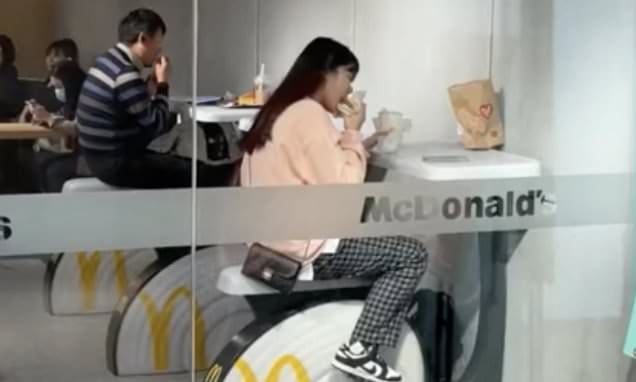 Ешь и сбрасываешь калории: тренажеры в McDonald’s удивили пользователей соцсетей
